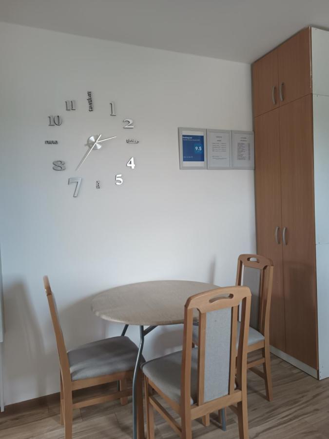 דירות Užice Stan Na Dan Im מראה חיצוני תמונה