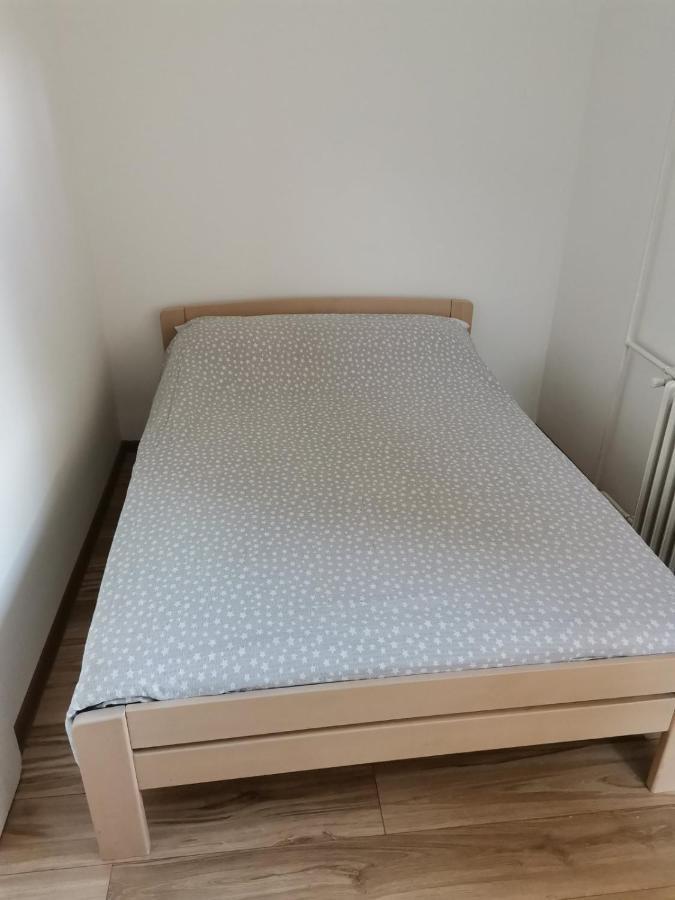 דירות Užice Stan Na Dan Im מראה חיצוני תמונה