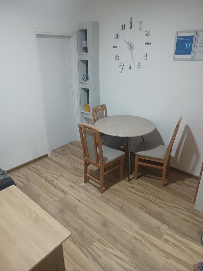 דירות Užice Stan Na Dan Im מראה חיצוני תמונה