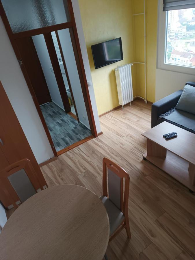 דירות Užice Stan Na Dan Im מראה חיצוני תמונה