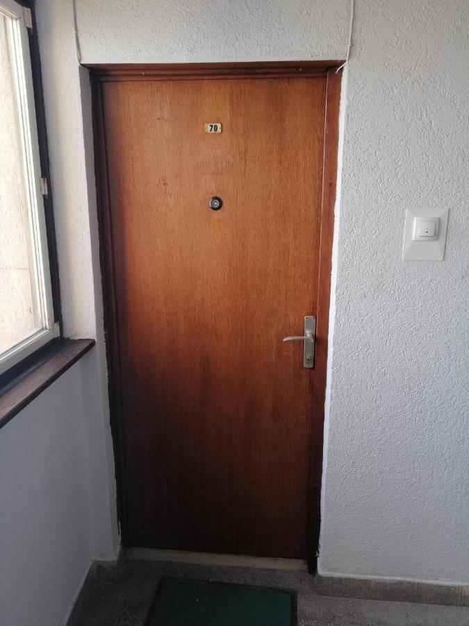 דירות Užice Stan Na Dan Im מראה חיצוני תמונה